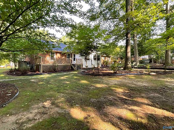 4th image of 2008 Oakleaf Ln NE