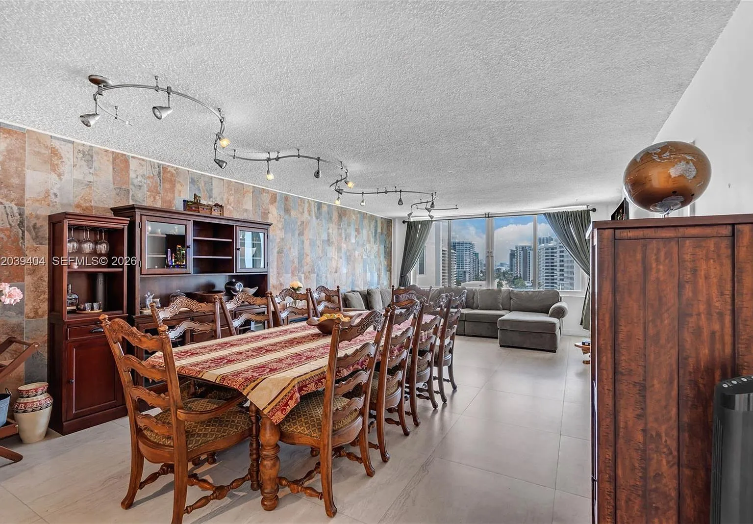 The Carriage House Condo — Photo 3