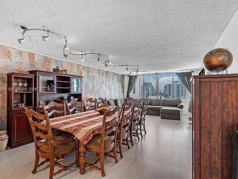 5401 Collins Ave #813 — Photo 3