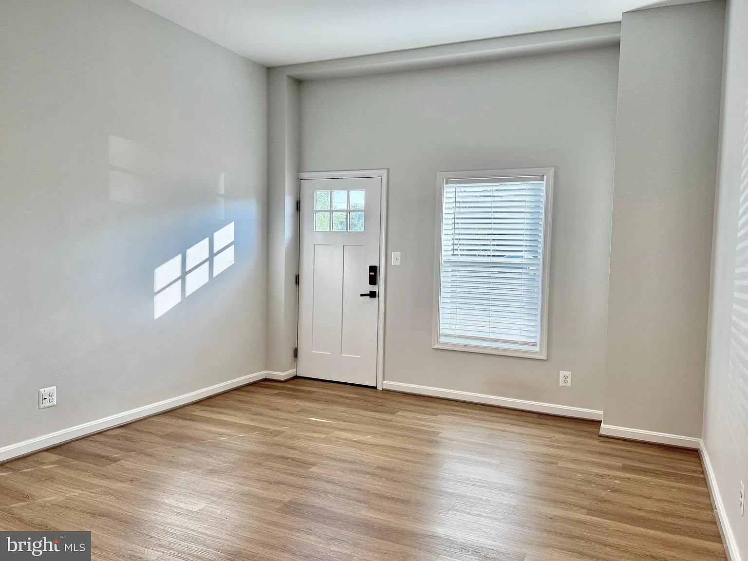 1 bed, 700 sqft, $1,390 — Photo 2