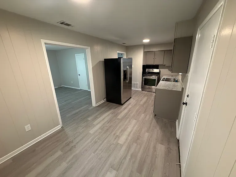 1812 Como St — Photo 16