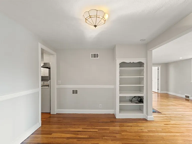 42 Elinor Rd — Photo 18