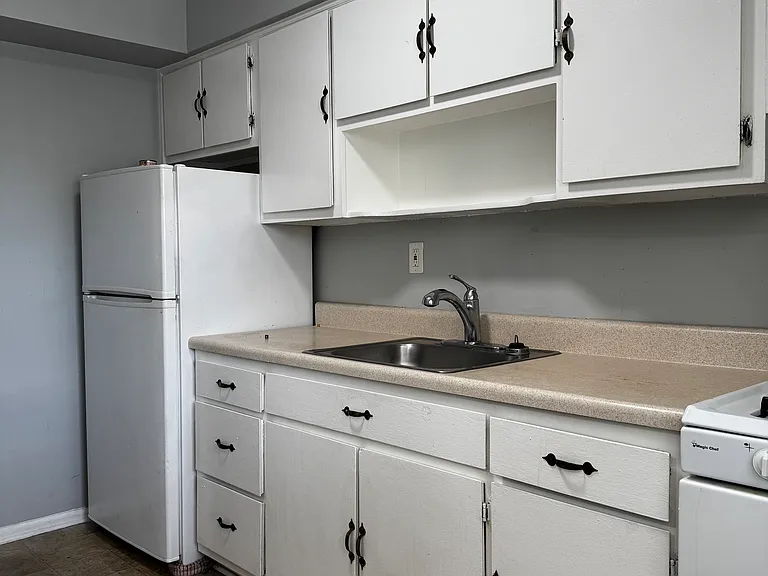 2428 Saint George Ave #C6 — Photo 6