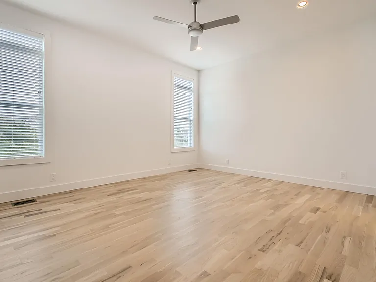 411 Serenity Ln — Photo 17