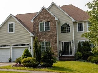 4 Kelsey Dr, Worcester, MA 01604