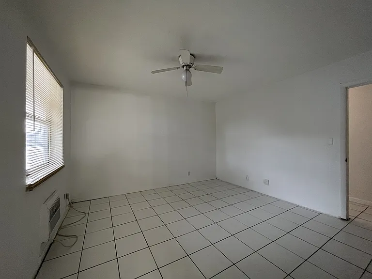 2303 Adams St #1 — Photo 7