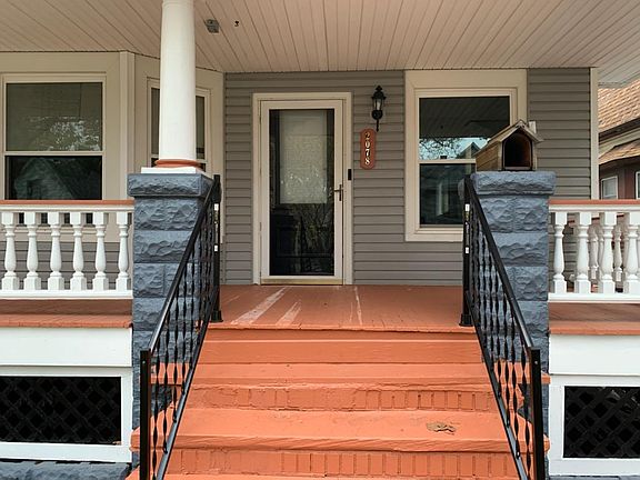 4th image of 2078 W 85th St
