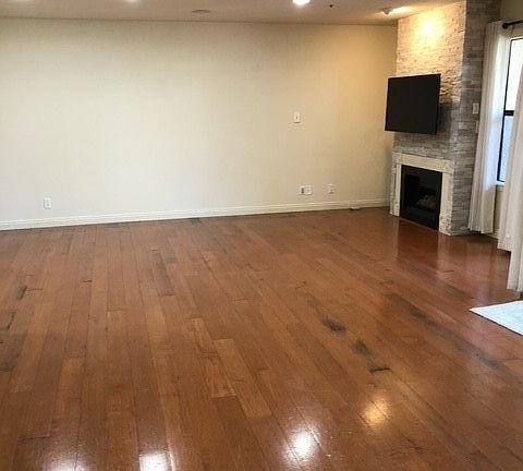 3rd image of 950 Cagney Ln APT 101