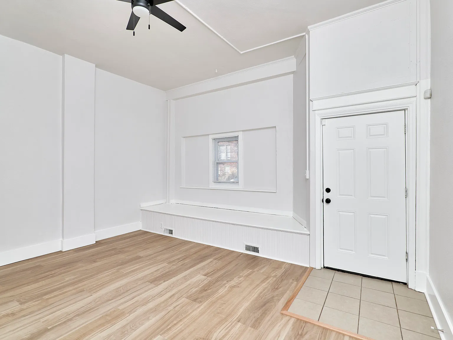 3156 Bent Ave — Photo 2