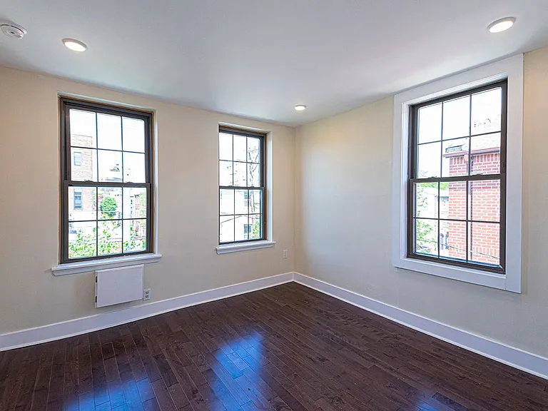 527 S 21st Street — Photo 21