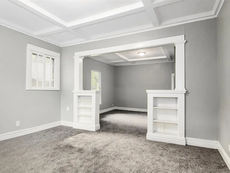 3220 Melbourne St — Photo 5
