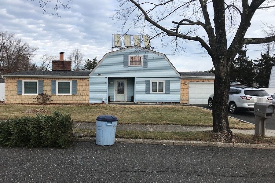 1st image of 49 Manhasset Ave