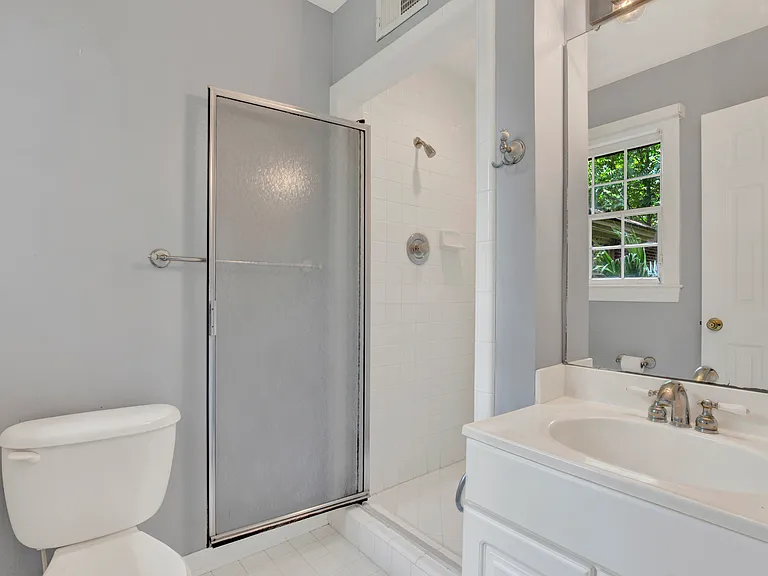 331 Oxford Dr — Photo 18