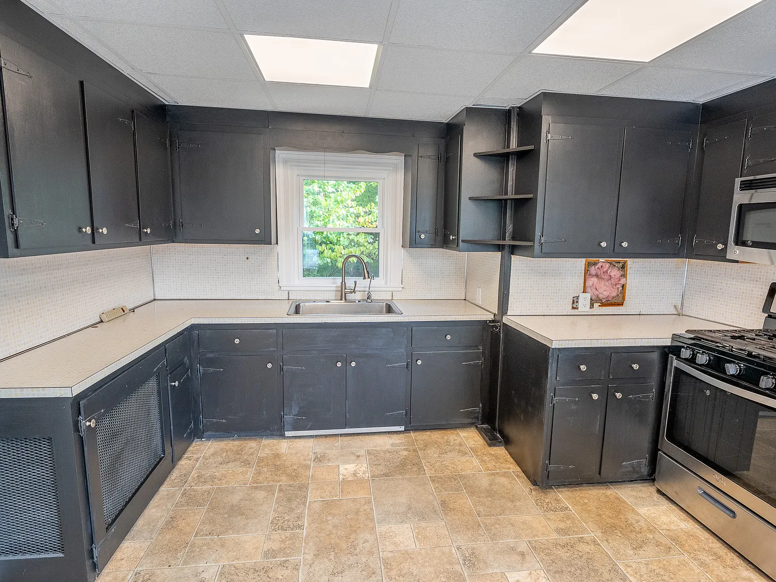 3 bed, 1380 sqft, $3,400 — Photo 3