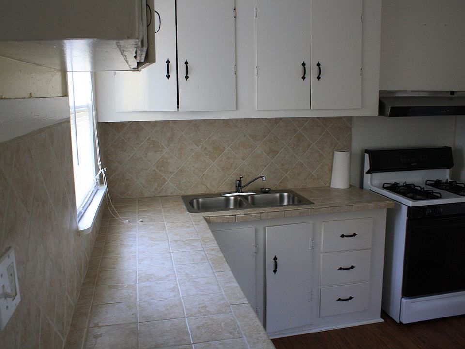 1st image of 384 Austin Ave