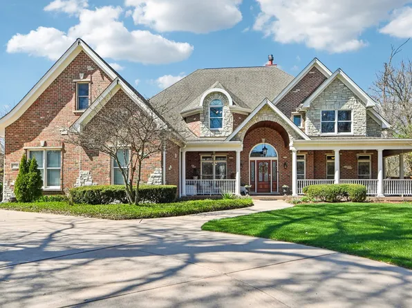 5730 Lee Ave, Downers Grove, IL 60516