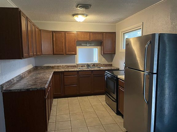 5th image of 4020 Crestview Dr