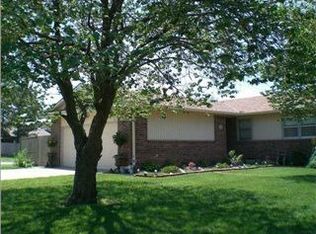 1233 S Eastmoor St, Wichita, KS 67207