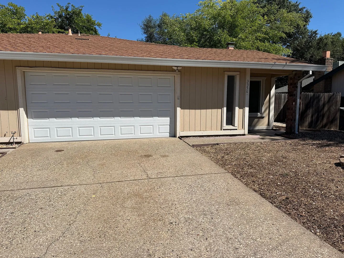 Updated 3bd/2ba Rocklin Duplex — Photo 1