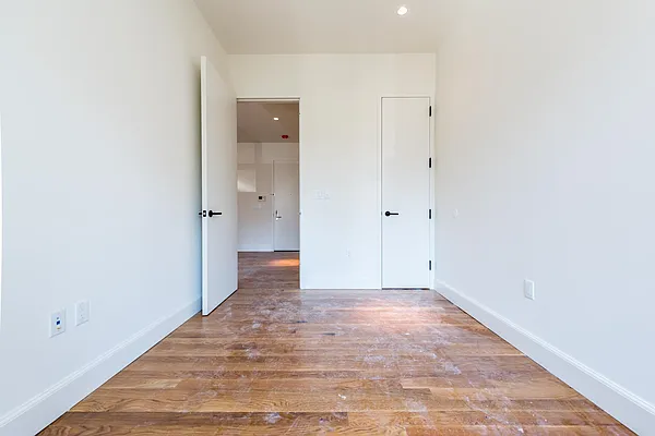 Rented by Nooklyn NYC LLC | media 84