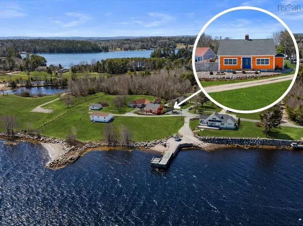 286 Silver Point Rd, Lunenburg, NS B0J 2E0