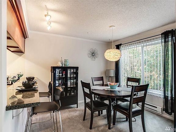 Dinning room with Western exposure window. 