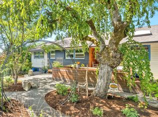 8425 SW Ridgeway Dr, Portland, OR 97225