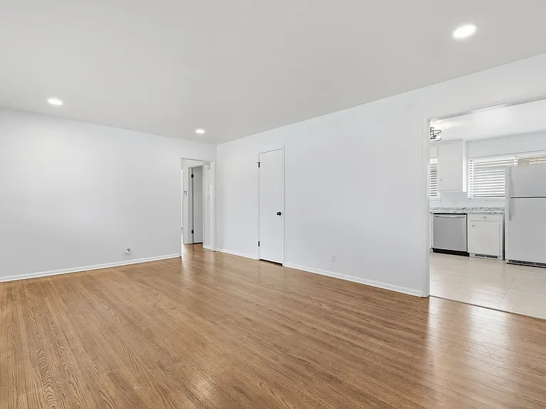 7610 E 21st Pl — Photo 5