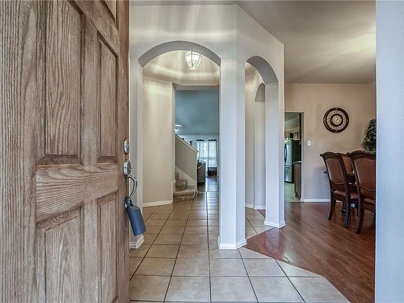 4th image of 3240 Silver Creek Dr