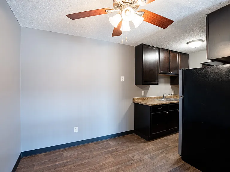 Roseville, MN Rosedale Estates Apartments | Dining