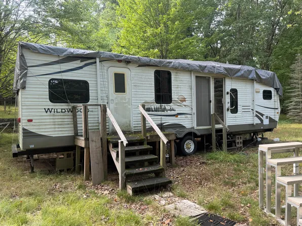 2122 N Mieras Rd, Irons, MI 49644