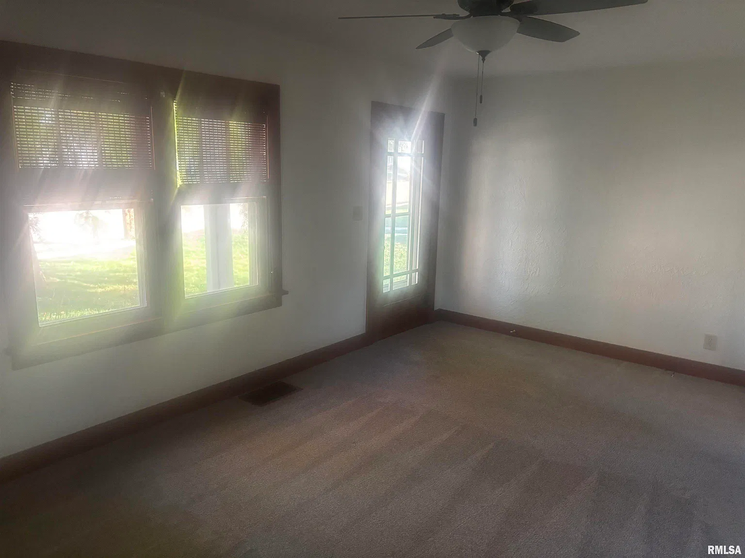 3 bed, 1.0 bath, 1200 sqft, $1,800 — Photo 3