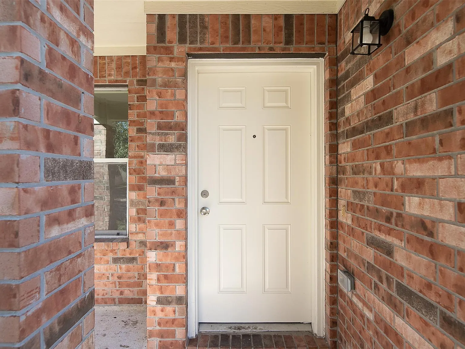 4 bed, 2.5 bath, 1932 sqft, $2,000 — Photo 4