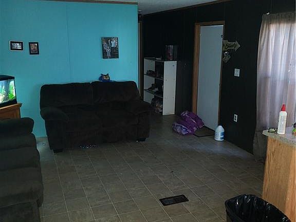 5th image of 913 N Crocker St