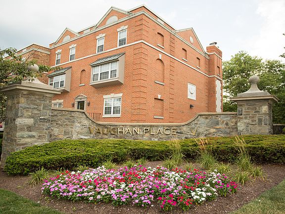 Vaughan Place (Wisconsin Ave Entrance)