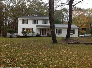 2 Tarratine Dr, Brunswick, ME 04011