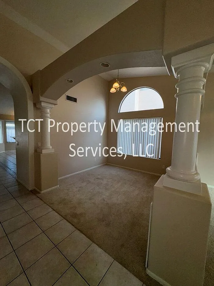 3 bed, 2.0 bath, 1578 sqft, $2,095 — Photo 3