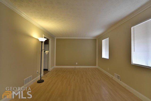 1st image of 327 Kettlewood Dr