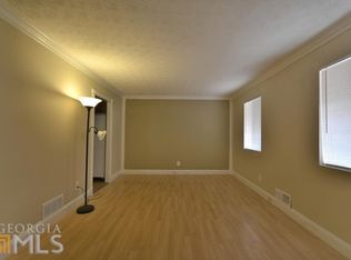 327 Kettlewood Dr, Lilburn, GA 30047