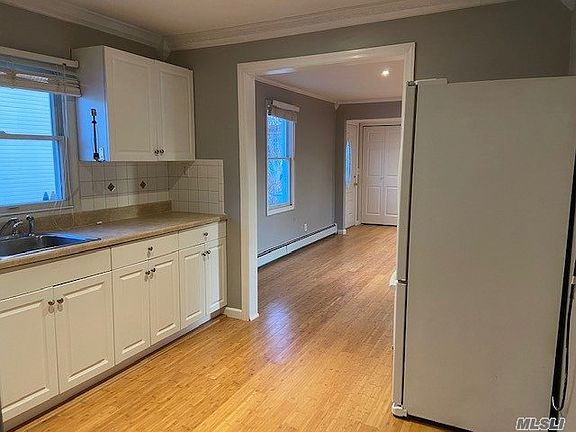 3rd image of 27 Acorn Ave