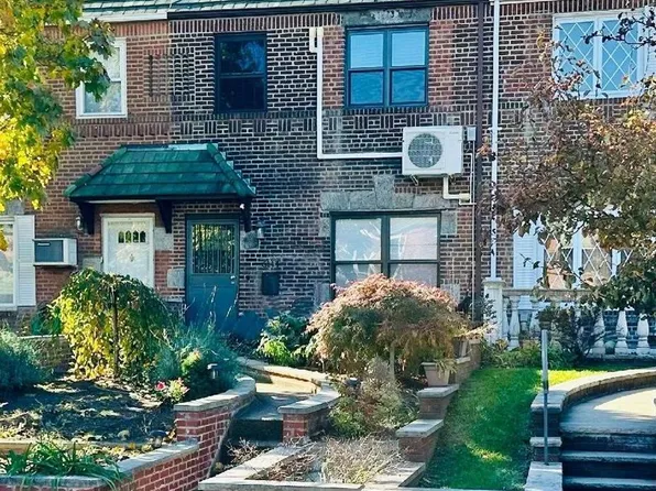 61-44 77th Street, Middle Village, NY 11379