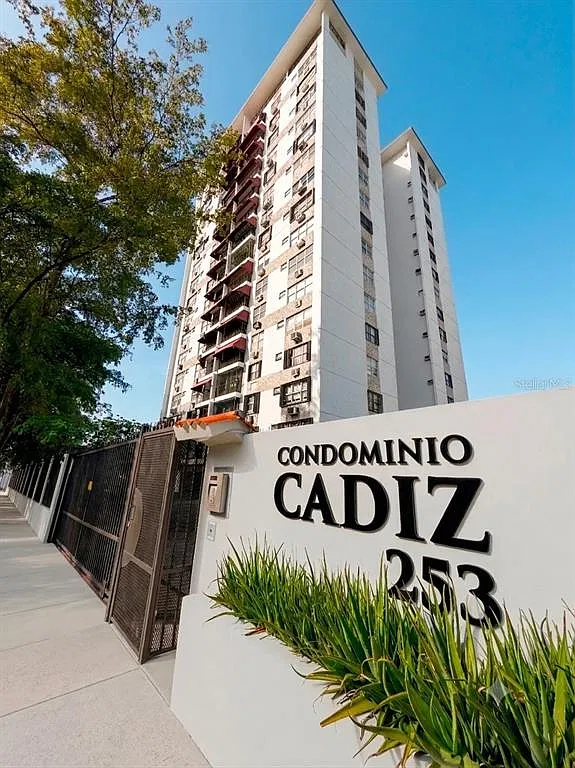 3 bed, 4.5 bath, 2891 sqft, $4,500 — Photo 1