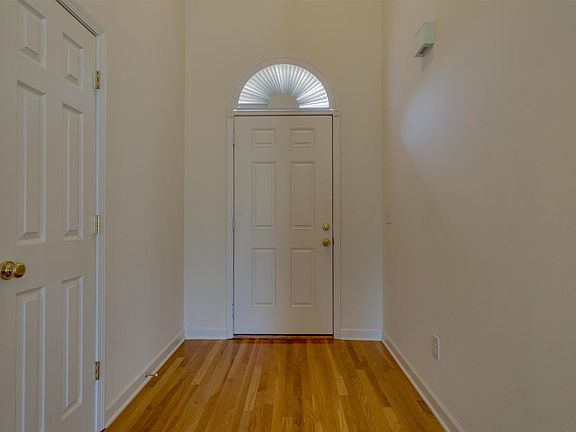 3rd image of 1405 Saybrook Trl