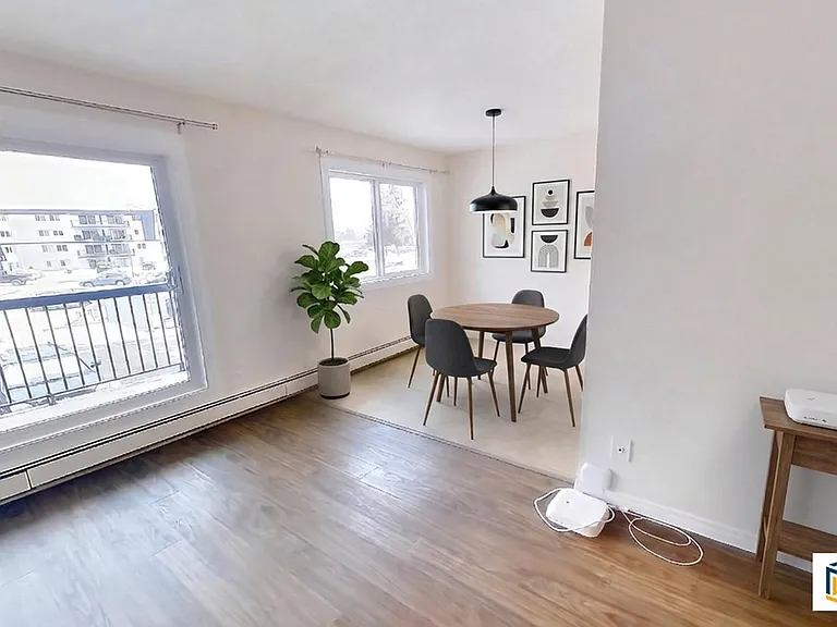 4605 106a St NW — Photo 15