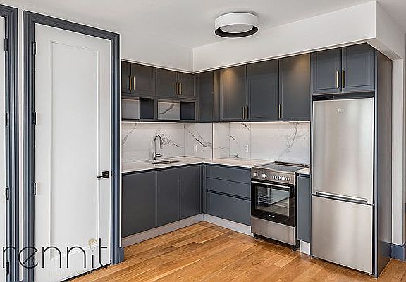 3rd image of 1428 Fulton St #511