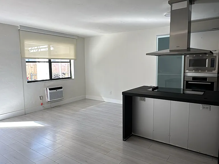 2503 NE 184th Ter — Photo 15