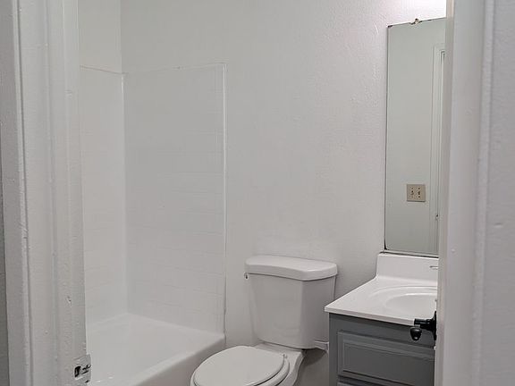 5th image of 1933 Sierra Leone Ave #1939