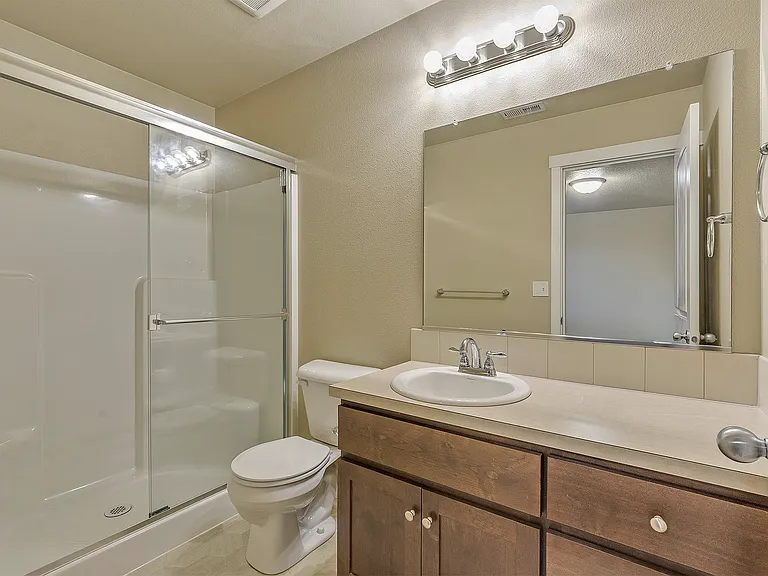 1056 N Davis St — Photo 13