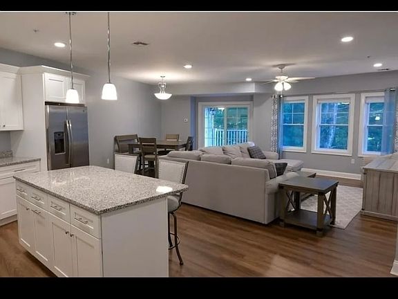 5th image of 2 Longwood Ln #65