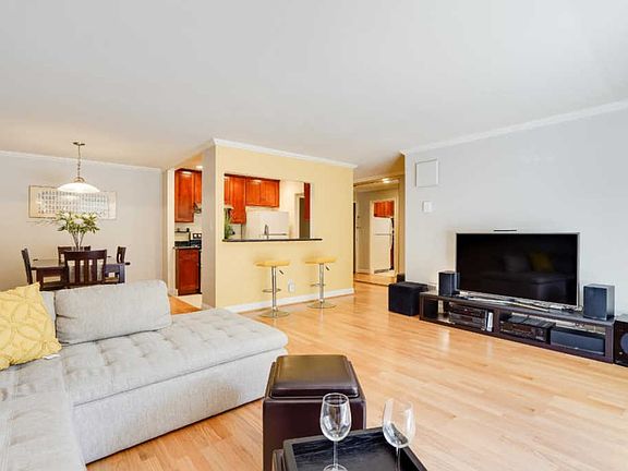 3rd image of 3222 Glendora Dr APT 106